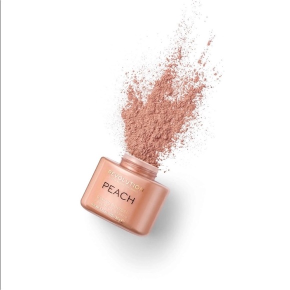 Makeup Revolution Baking Powder – Peach (1.12 oz / 32 g) - Picture 3 of 4